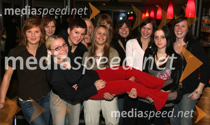 Hokejistke HK Terme MariborPredstavitev mariborskih hokejstih reprezentanc