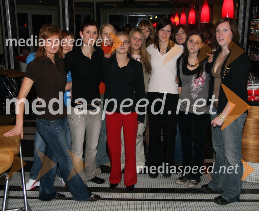 Hokejistke HK Terme MariborPredstavitev mariborskih hokejstih reprezentanc