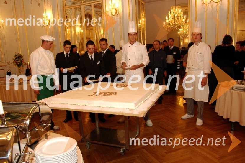 Torta ob otvoritvi Borštnikovega srečanjaBorštnikovo srečanje, otvoritev