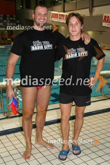 Jernej Lovše in Marko Kremžar, vaterpolistaVaterpolo, dobrodelna tekma Radia City