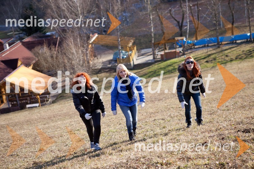 	Mateja Valonte, Studio M, Karmen Prebil in Nataša Mur10. Linina trgatev, vinogradništvo Doppler