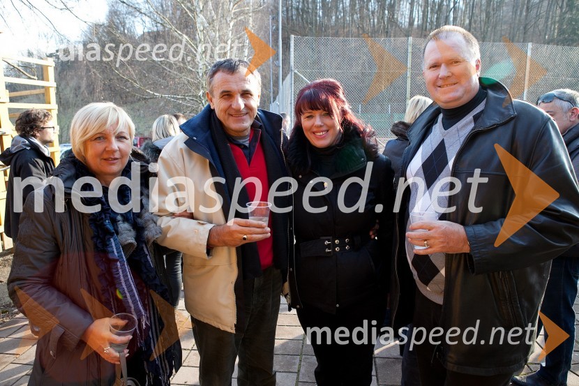 Branko Kurbus, direktor podjetja Arcont d.d. in soproga Breda, 	Mihaela Krsnik Kopše, Hiša vina Doppler ter Boris Sovič, direktor podjetja Arcont IP d.d.10. Linina trgatev, vinogradništvo Doppler