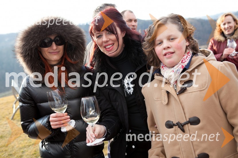 Nataša Mur, Mihaela Krsnik Kopše, Hiša vina Doppler in hči Lina10. Linina trgatev, vinogradništvo Doppler