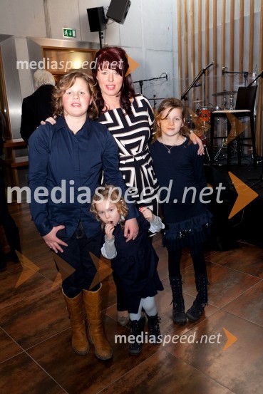 Mihaela Krsnik Kopše, Hiša vina Doppler s hčerkami10. Linina trgatev, vinogradništvo Doppler