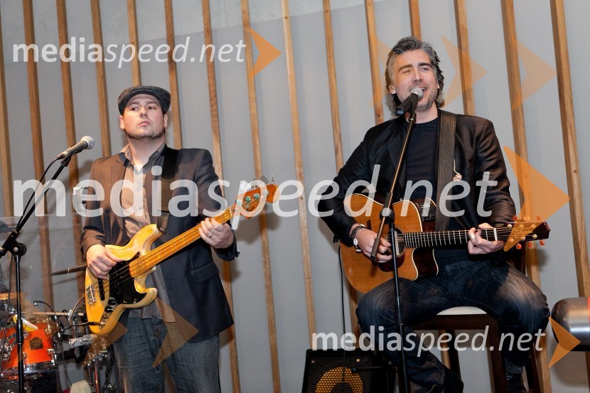 Jan Plestenjak, pevec z basistom10. Linina trgatev, vinogradništvo Doppler