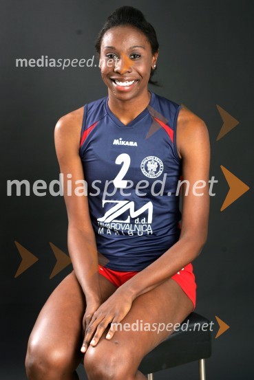 Janelle Hester, odbojkaricaOdbojkarice Nova KBM Branik