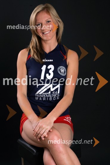 Andreja Drevenšek, odbojkaricaOdbojkarice Nova KBM Branik