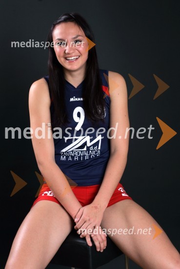 Katja Karin Pintarič, odbojkaricaOdbojkarice Nova KBM Branik