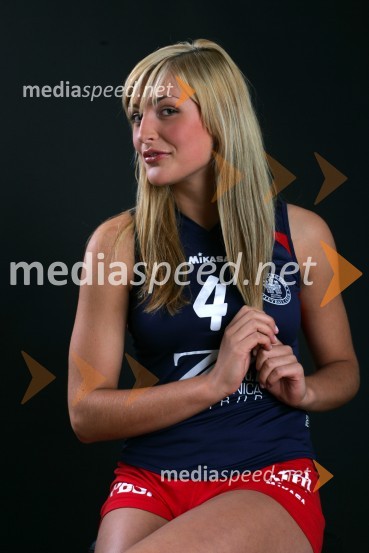 Ana Knuplež, odbojkaricaOdbojkarice Nova KBM Branik