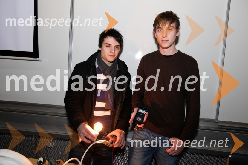 Matej Štern in Rok SlamenUniverza v Mariboru, predstavitve študentskih projektov