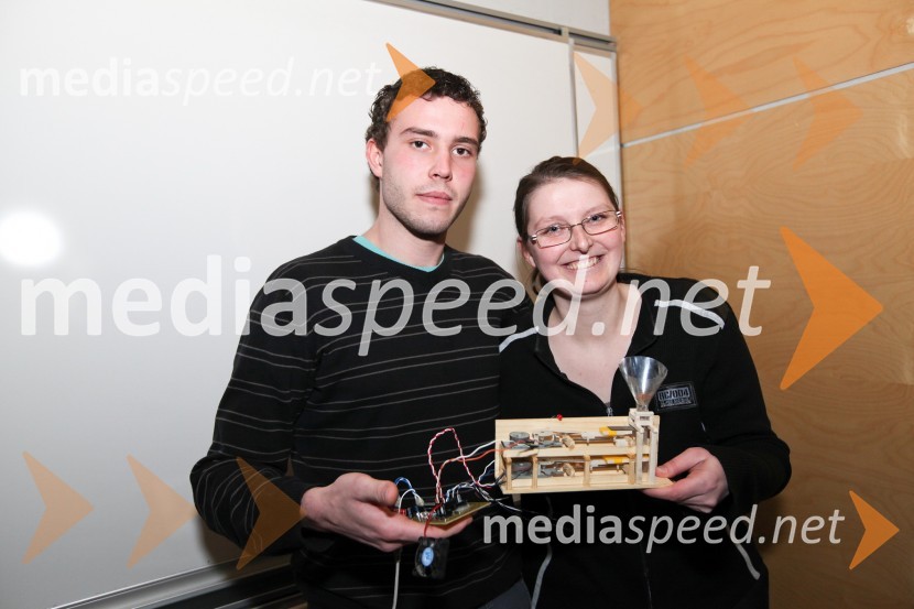 Andraž Leitgeb in Maja KlančnikUniverza v Mariboru, predstavitve študentskih projektov