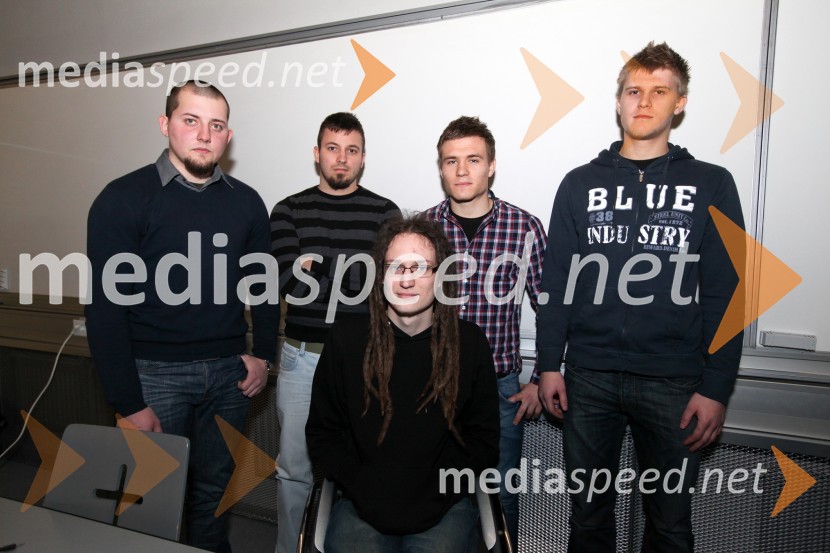 Samo Šlaus, Amadej Mlinarič, Damir Štuhec, Dejan Ščuri in Mitja KrambergerUniverza v Mariboru, predstavitve študentskih projektov