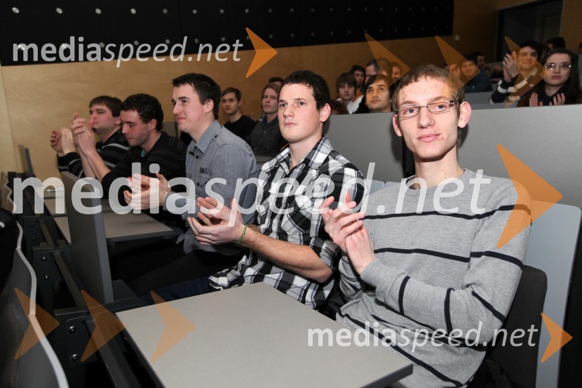 Mitja Rešek, Primož Kralj in Evgen BibiankoUniverza v Mariboru, predstavitve študentskih projektov