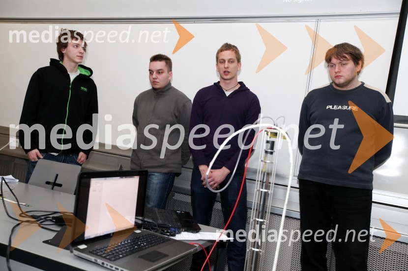 Jernej Mihelač, Zoran Kajba, Uroš Krajnc in Marko ThumaUniverza v Mariboru, predstavitve študentskih projektov