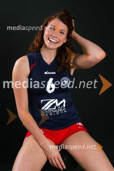 Nika Zidarič, odbojkaricaOdbojkarice Nova KBM Branik