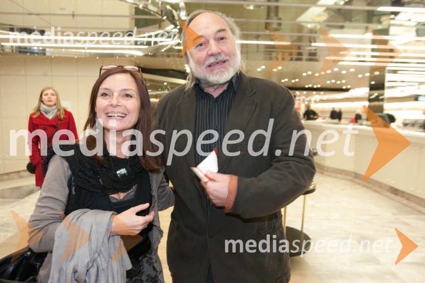 Karpo Godina, režiser in soproga Darja Hlavka GodinaOče na službenem potovanju, premiera