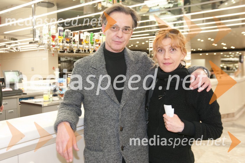 Igor Samobor, igralec in soproga Barbara Hieng Samobor, direktorica MGLOče na službenem potovanju, premiera