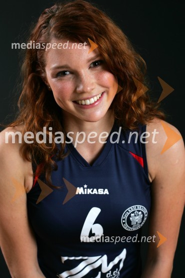 Nika Zidarič, odbojkaricaOdbojkarice Nova KBM Branik