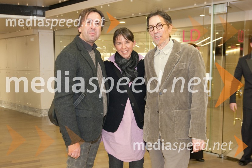 Dragan Klarica, Barbara Rogelj, lektorica in soprog Dušan Rogelj, kritikOče na službenem potovanju, premiera