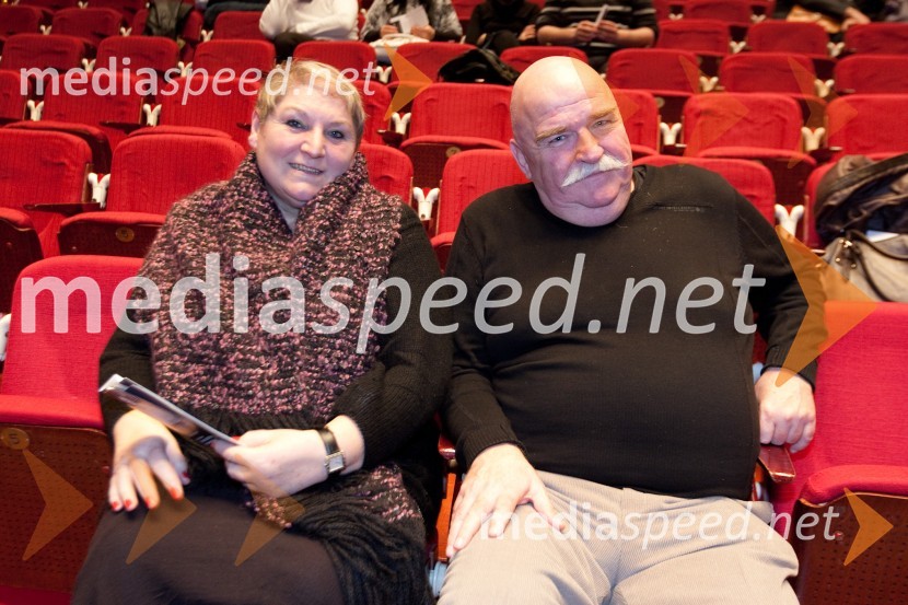 Branka in Peter Gombač, starša glasbenika Boštjana GombačaOče na službenem potovanju, premiera