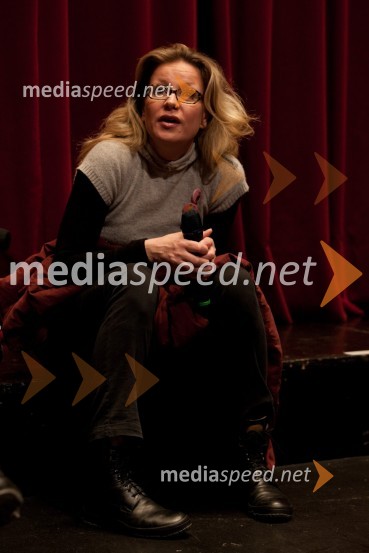 Aleksandra Janković, igralkaOče na službenem potovanju, premiera