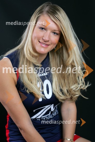 Maja Guštin, odbojkaricaOdbojkarice Nova KBM Branik