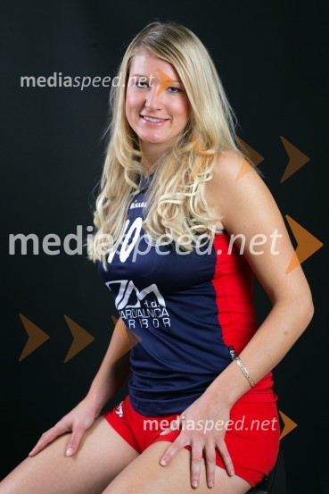 Maja Guštin, odbojkaricaOdbojkarice Nova KBM Branik