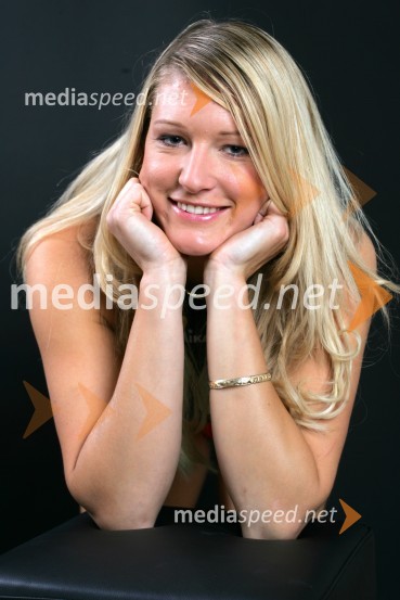 Maja Guštin, odbojkaricaOdbojkarice Nova KBM Branik