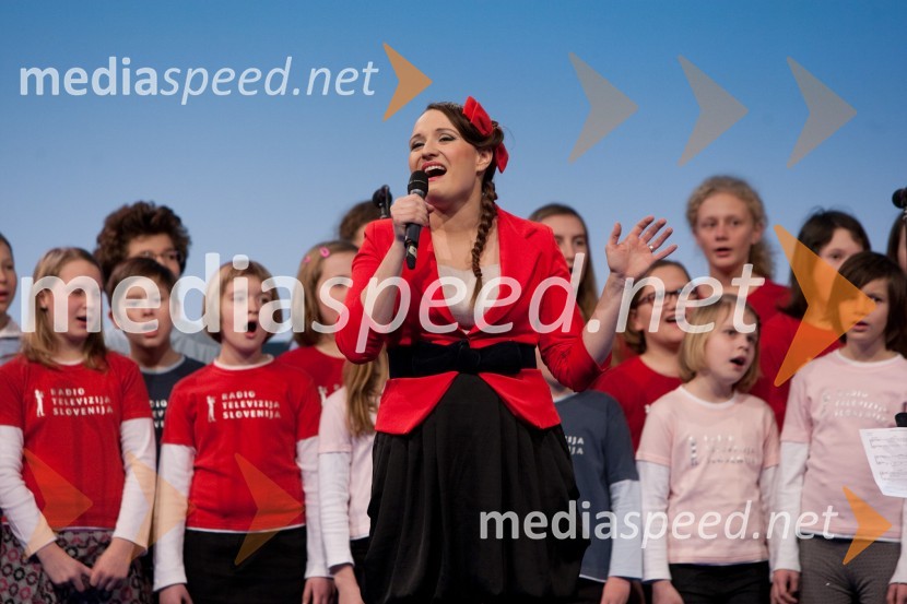 Bilbi, pevkaSlovenec leta 2011 je ... Jože Colarič