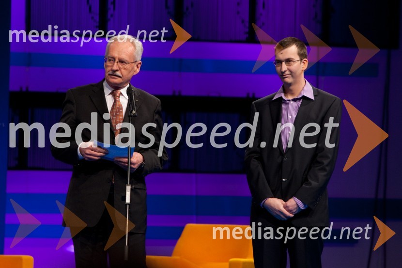 Zlatko Šetinc, glavni in odgovorni urednik Nedeljskega dnevnika in Franci Rokavec, župan občine LitijaSlovenec leta 2011 je ... Jože Colarič