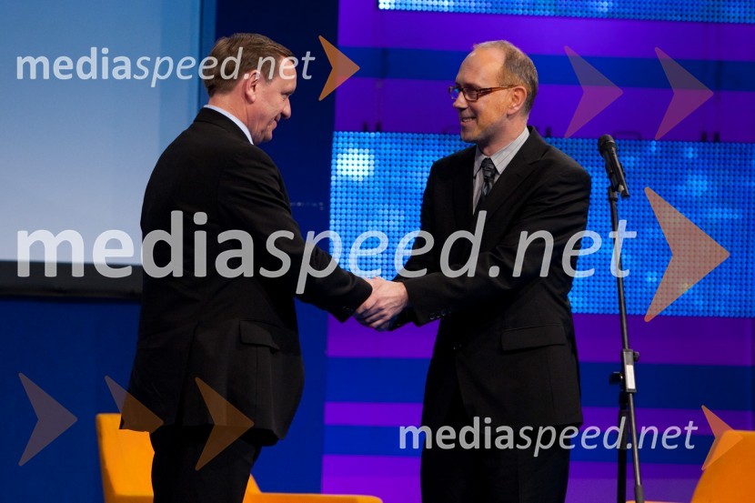 Jože Colarič, predsednik uprave Krka d.d. in Bojan Petan, predsednik uprave DZSSlovenec leta 2011 je ... Jože Colarič