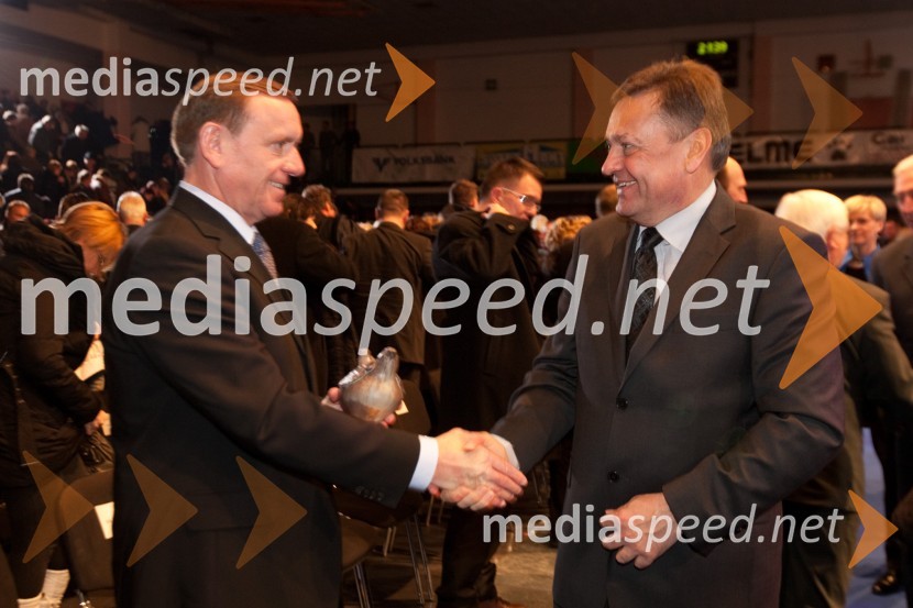 	Jože Colarič, predsednik uprave Krka d.d. in Zoran JankovičSlovenec leta 2011 je ... Jože Colarič