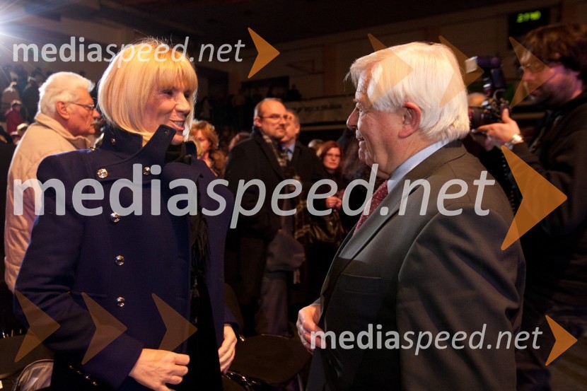 Mojca Lukančič in Milan Kučan, nekdanji predsednik Republike SlovenijeSlovenec leta 2011 je ... Jože Colarič
