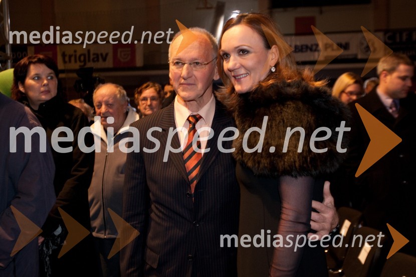 Miro Cerar, nekdanji gimnastičar in predsednik Olimpijske akademije ter ambasador za fair play in Petra Majdič, nekdanja tekačica na smučehSlovenec leta 2011 je ... Jože Colarič