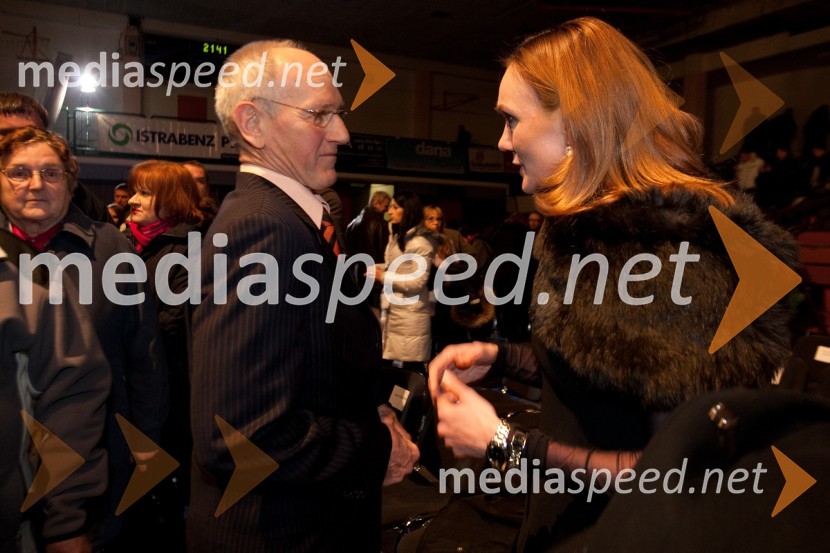 Miro Cerar, nekdanji gimnastičar in predsednik Olimpijske akademije ter ambasador za fair play in Petra Majdič, nekdanja tekačica na smučehSlovenec leta 2011 je ... Jože Colarič