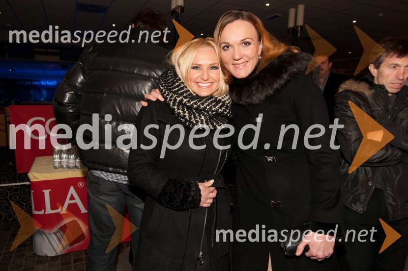 Nuša Derenda, pevka in Petra Majdič, nekdanja tekačica na smučehSlovenec leta 2011 je ... Jože Colarič