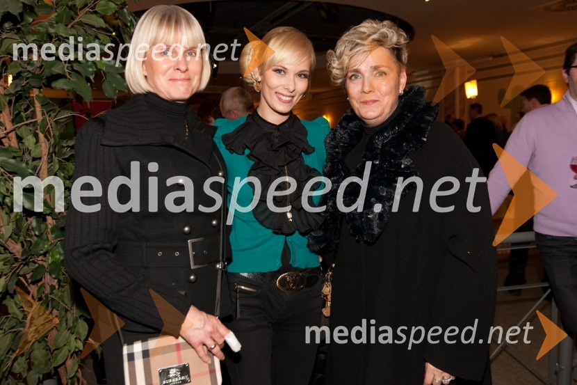 Pika Fornezzi Robič, birmanka Pia Pustovrh, voditeljica in mama IrenaSlovenec leta 2011 je ... Jože Colarič