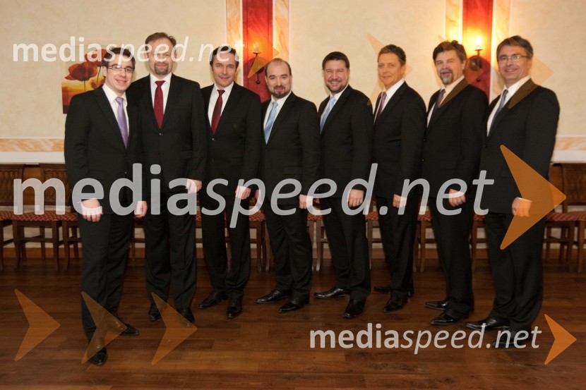 Slovenski oktetSlovenec leta 2011 je ... Jože Colarič