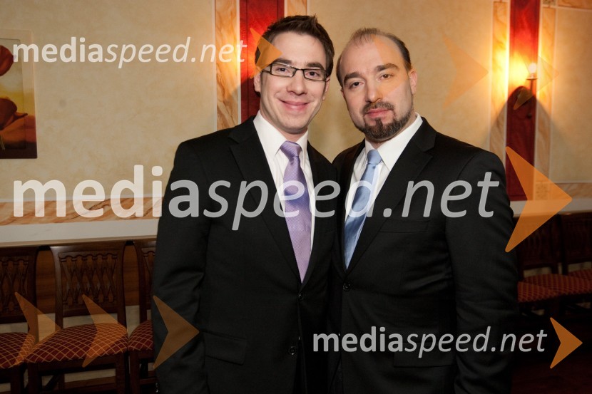 Darko Vidic, pevec in brat Jože Vidic, operni pevecSlovenec leta 2011 je ... Jože Colarič