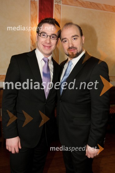 Darko Vidic, pevec in brat Jože Vidic, operni pevecSlovenec leta 2011 je ... Jože Colarič