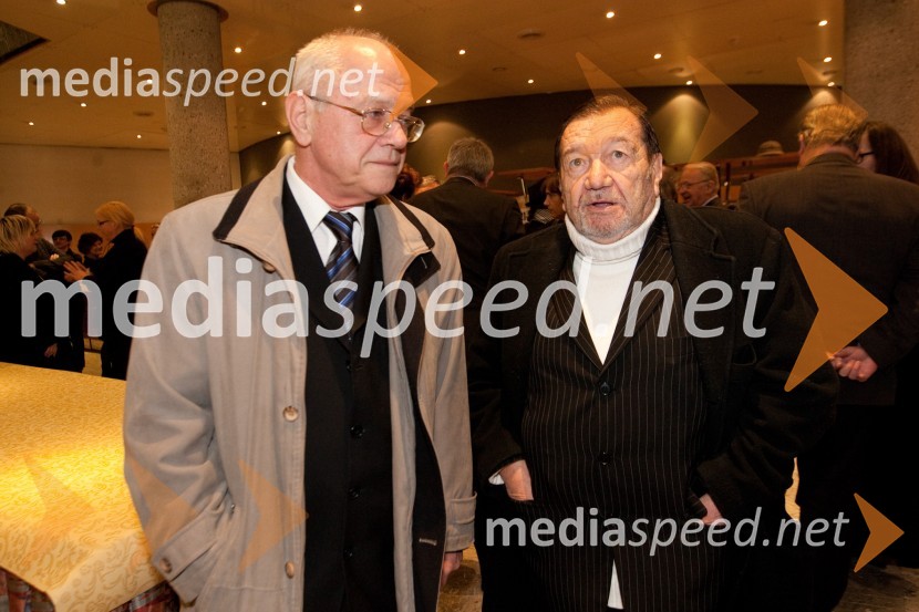 Bine Matoh, igralec in Sergej Ferrari, igralecStari ko zemlja, kakšnih petinštirideset, premiera v SNG Nova Gorica