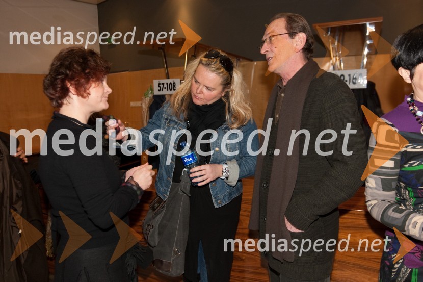 Martina Marhar, dramaturginja, Katja Pegan, direktorica Gledališča Koper in Boro Vujičič, inscipientStari ko zemlja, kakšnih petinštirideset, premiera v SNG Nova Gorica