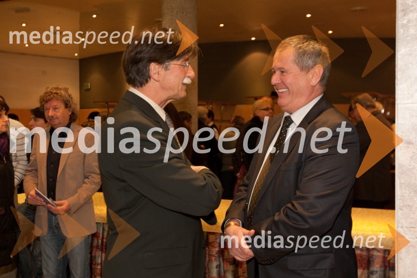 Jožko Čuk, direktor SNG Nova Gorica in ...Stari ko zemlja, kakšnih petinštirideset, premiera v SNG Nova Gorica