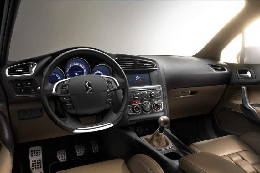 Citroen DS4 Just MatCitroen predstavlja omejeno serijo DS4 Just Mat