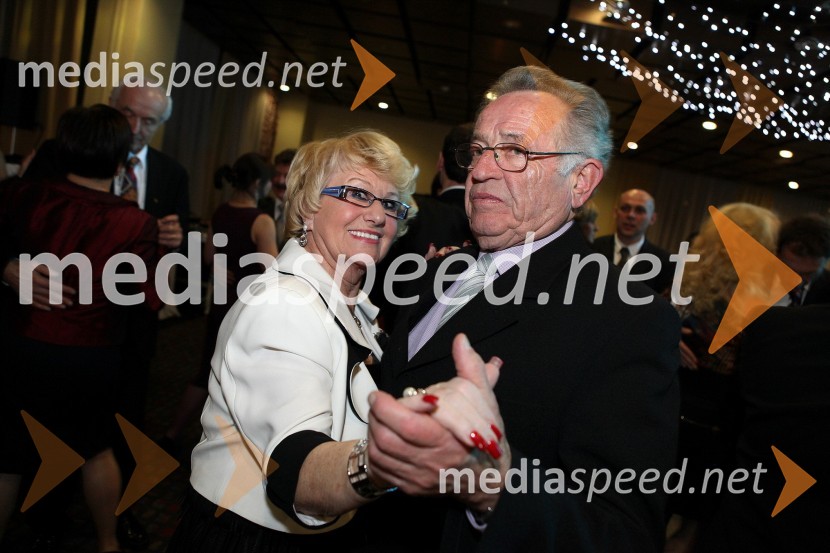 Majda Šmid, Restavracija M in soprog Oskar17. noč penine