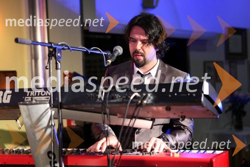 Petar Grašo, pevec17. noč penine