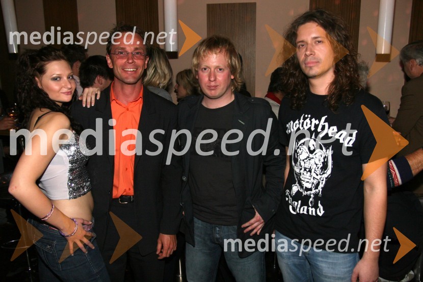 Ines Mohorko, pevka skupine Nexys, Iztok Kočevar, vodja volilnega štaba Franca Kanglerja ter bobnar skupine Preporod in preostala člana skupine NexysSrečanje županskih kandidatov, Samsara