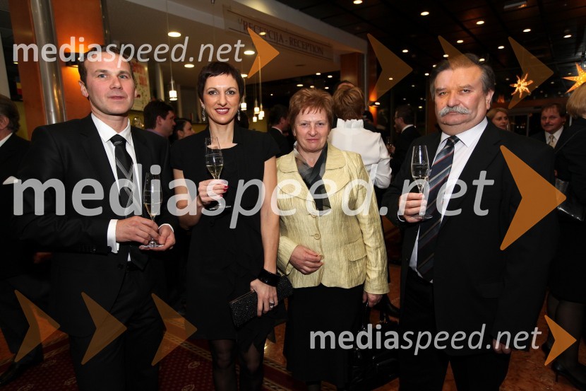 Borut Cvetkovič, direktor podjetja Radgonske gorice, soproga Alenka, Janez Rihtarič, župan občine Radenci in soproga17. noč penine