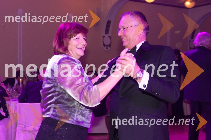 	Franci Mugerle predsednik Rotary kluba Ljubljana in soproga Meta23. Veliki Rotarijski ples