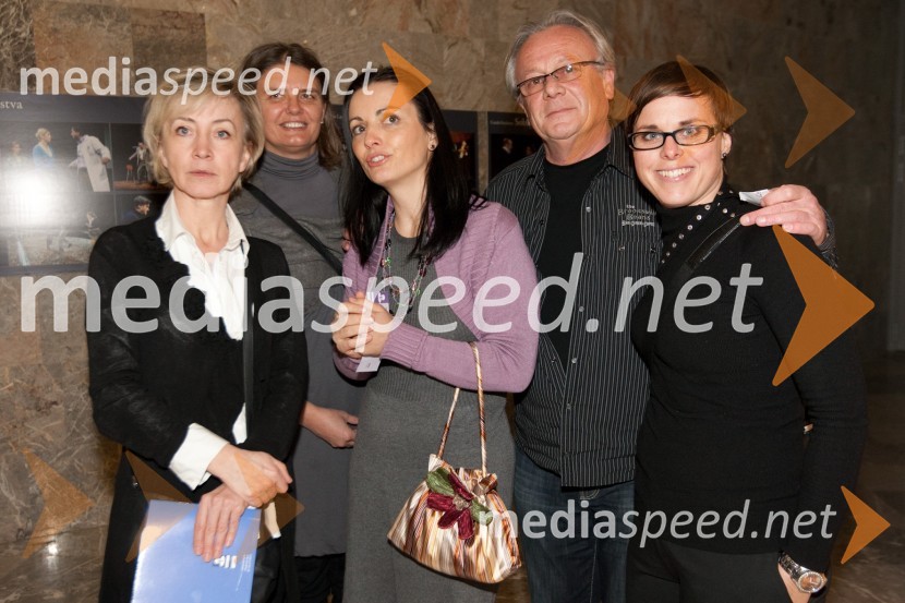 Ekipa MGLStari ko zemlja, kakšnih petinštirideset, premiera v SNG Nova Gorica